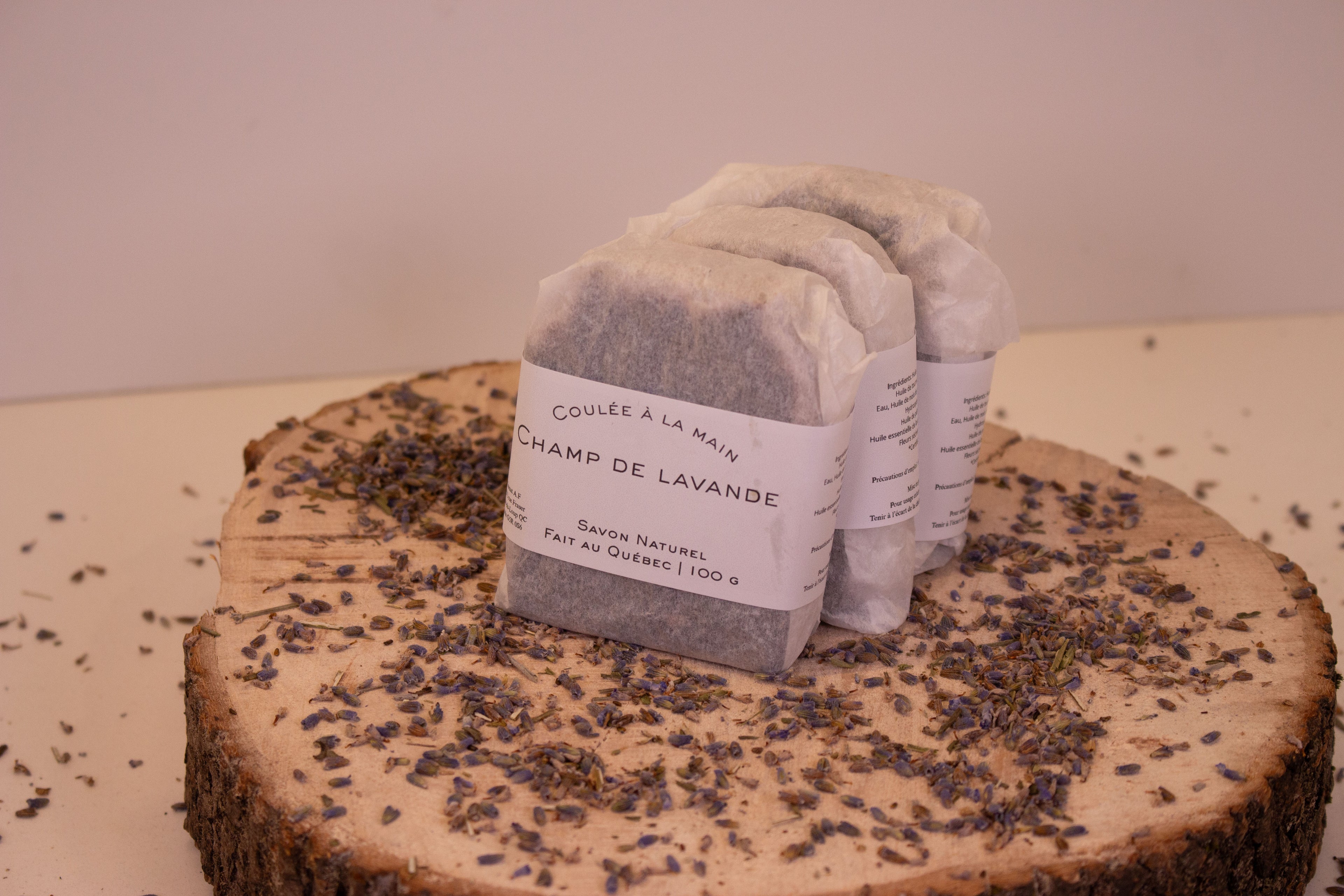 Savon artisanal à la lavande - Champ de lavande