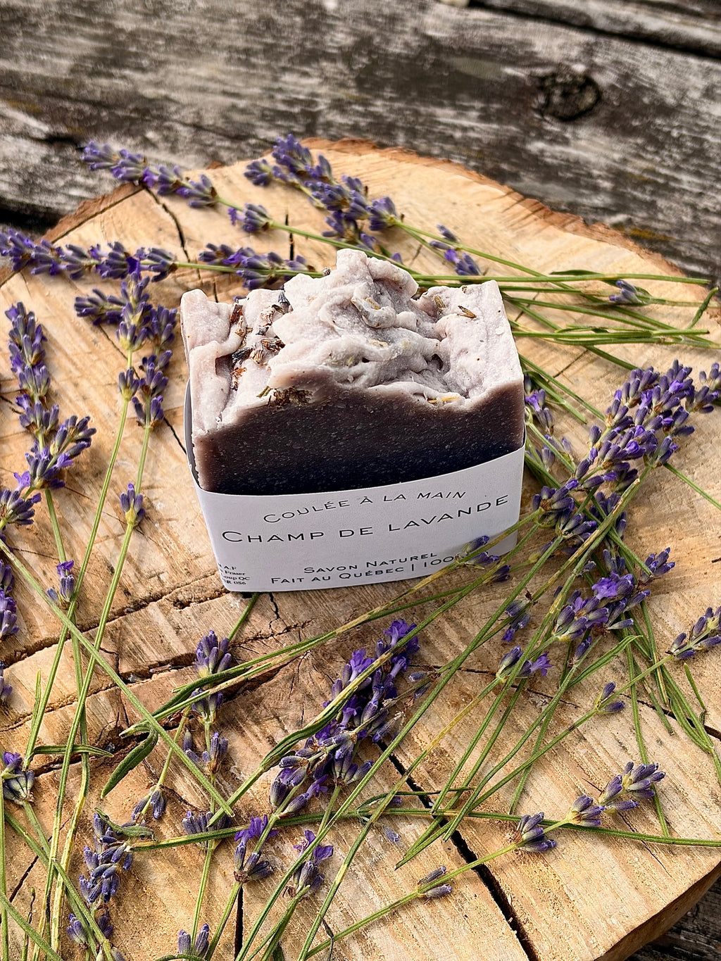Savon artisanal à la lavande - Champ de lavande