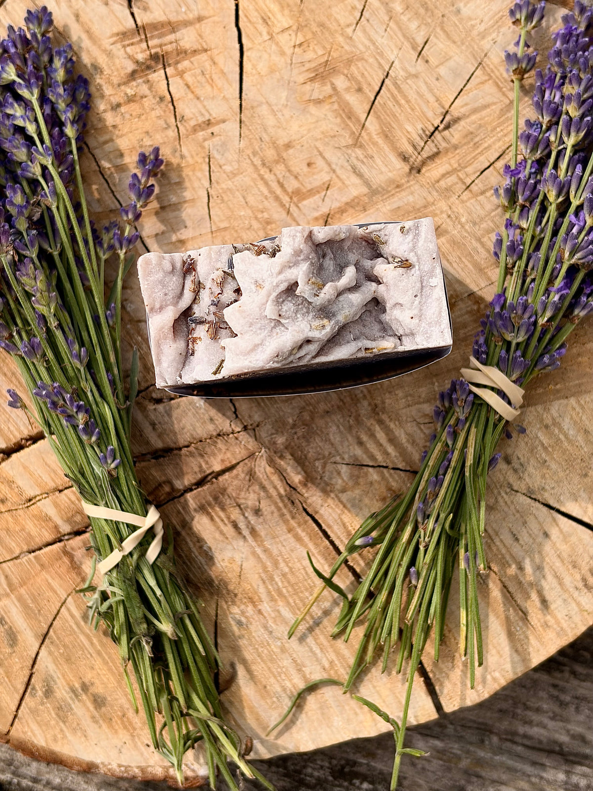 Savon artisanal à la lavande - Champ de lavande